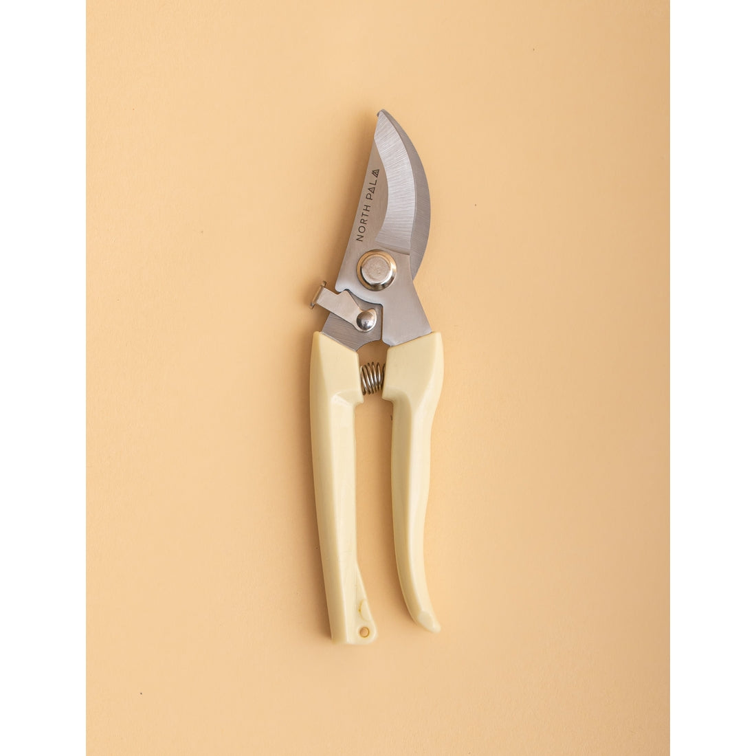Ivory Floral Scissor